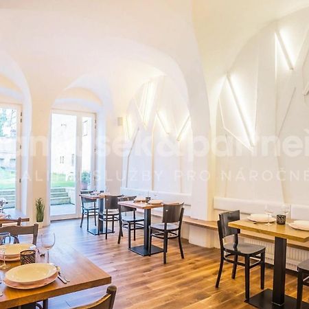 Penzion A Restaurace 14 Hostinné Екстериор снимка