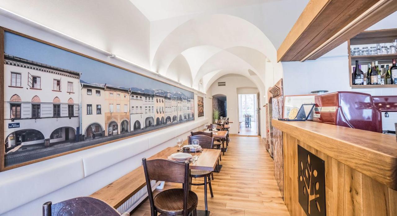 Penzion A Restaurace 14 Hostinné Екстериор снимка